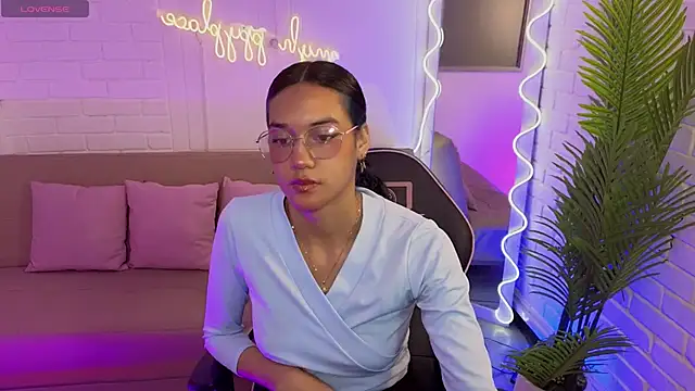 artemiss tay online show from September 2025 07:17:01 PM