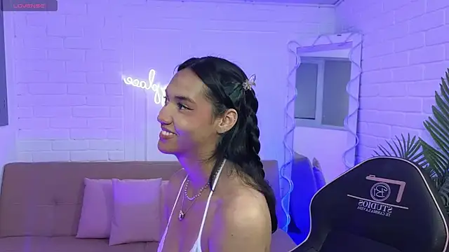 artemiss tay online show from November 2025 07:14:01 PM