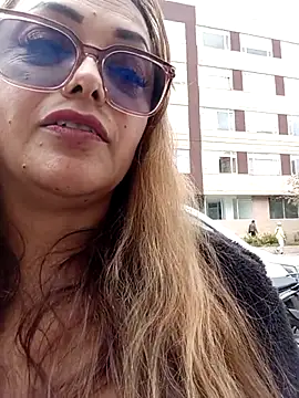 Snapshot of Lady_16 chatting on February 2026 06:37:02 PM Lady 16 online show from February 2026 06:37:02 PM