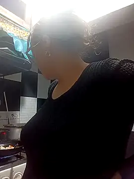 Snapshot of Lady_16 chatting on February 2026 02:34:02 AM Lady 16 online show from February 2026 02:34:02 AM