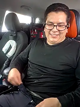 lucho8690 online show from September 2025 09:15:01 PM