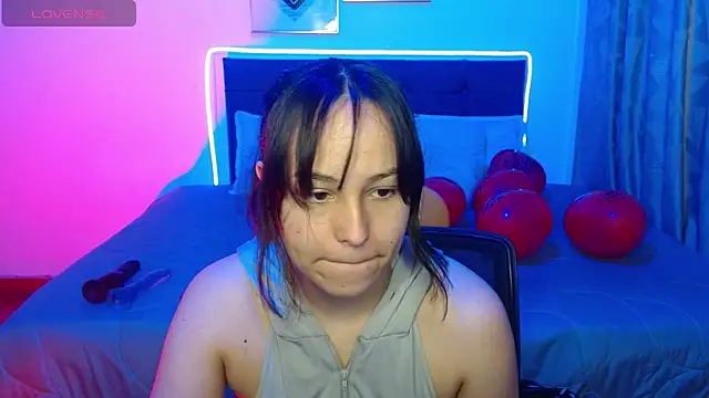 Snapshot of Eymmy_24 chatting on November 2025 02:56:02 AM Eymmy 24 online show from November 2025 02:56:02 AM