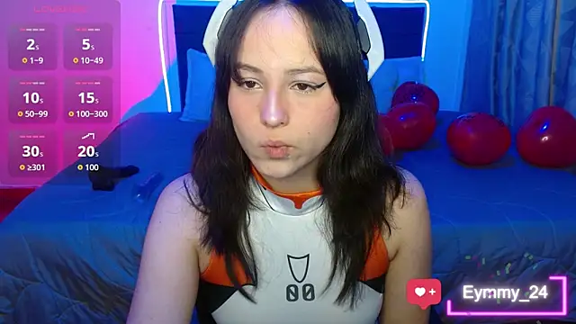 Snapshot of Eymmy_24 chatting on November 2025 02:00:01 AM Eymmy 24 online show from November 2025 02:00:01 AM