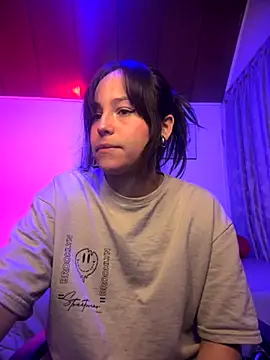 Snapshot of Eymmy_24 chatting on November 2025 02:45:01 AM Eymmy 24 online show from November 2025 02:45:01 AM