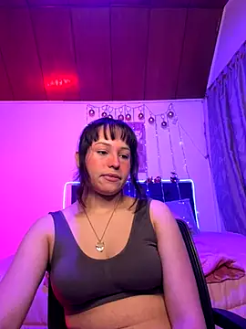 Snapshot of Eymmy_24 chatting on November 2025 03:50:01 AM Eymmy 24 online show from November 2025 03:50:01 AM