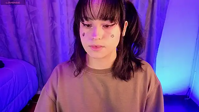 Snapshot of Eymmy_24 chatting on January 2026 03:53:01 AM Eymmy 24 online show from January 2026 03:53:01 AM