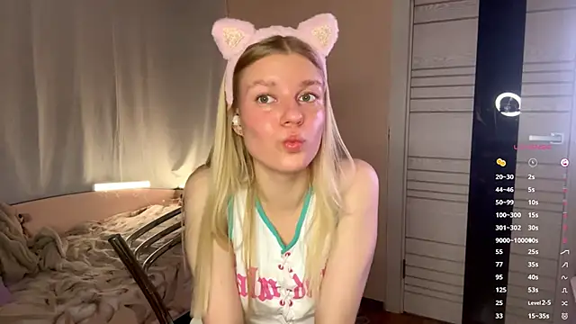 Snapshot of MaryjaneSpider chatting on October 2025 06:51:01 PM MaryjaneSpider online show from October 2025 06:51:01 PM