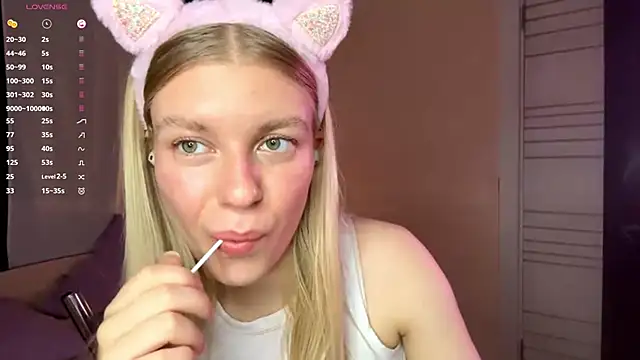 Snapshot of MaryjaneSpider chatting on October 2025 03:44:01 PM MaryjaneSpider online show from October 2025 03:44:01 PM