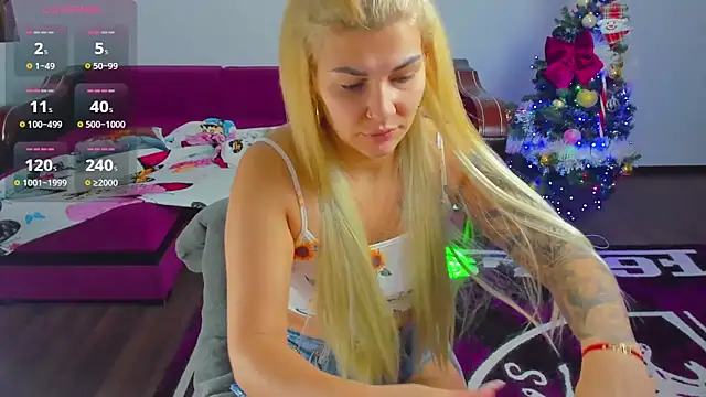 MiaKiittyy online show from December 2025 01:48:02 AM