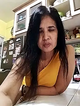 Snapshot of Prettysweetmum chatting on March 2026 02:06:01 AM Prettysweetmum online show from March 2026 02:06:01 AM
