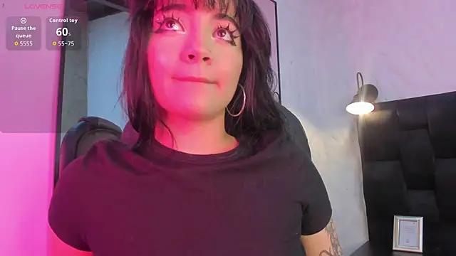 Snapshot of Darky_Doll chatting on November 2025 08:19:02 PM Darky Doll online show from November 2025 08:19:02 PM