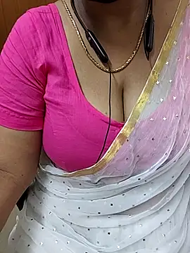 Snapshot of tami_lavanya chatting on June 2026 06:06:02 PM tami lavanya online show from June 2026 06:06:02 PM