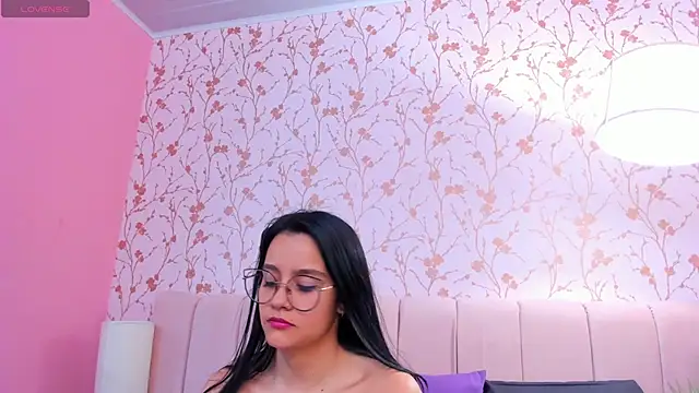 Snapshot of ariannaliss chatting on October 2025 12:24:01 PM ariannaliss online show from October 2025 12:24:01 PM