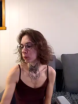 HoneySquirrel online show from March 2026 06:11:02 PM