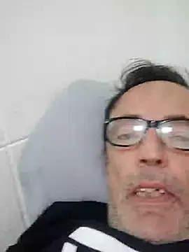 Snapshot of Txacas chatting on October 2025 11:51:02 PM Txacas online show from October 2025 11:51:02 PM