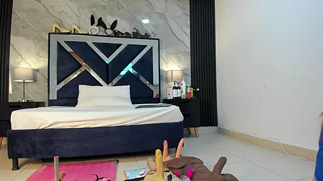 Snapshot of VanessaHard_as chatting on November 2025 08:01:01 PM VanessaHard as online show from November 2025 08:01:01 PM