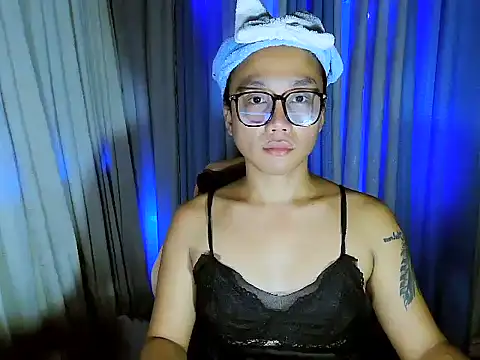 Snapshot of YourNikkieXxx chatting on July 2026 12:32:02 PM YourNikkieXxx online show from July 2026 12:32:02 PM