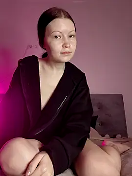 Snapshot of DragonFoxie chatting on November 2025 06:46:02 AM DragonFoxie online show from November 2025 06:46:02 AM