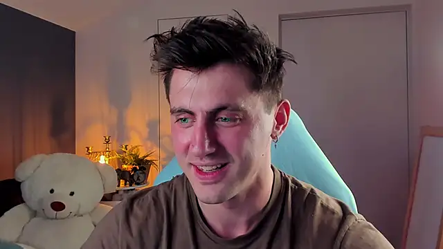 Oscar Miller  online show from October 2025 09:02:02 PM