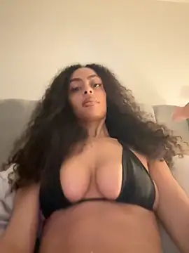 yasmingarcia online show from December 2025 02:12:02 PM