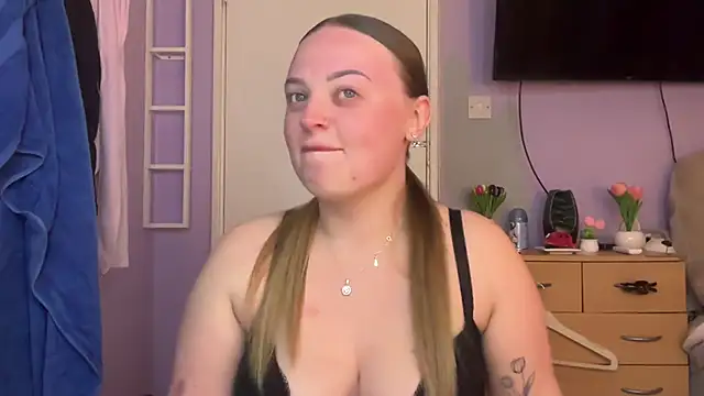 Snapshot of SexySashaxox chatting on April 2026 07:59:02 PM SexySashaxox online show from April 2026 07:59:02 PM