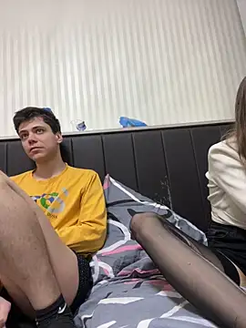 lovburger online show from April 2026 02:19:02 PM