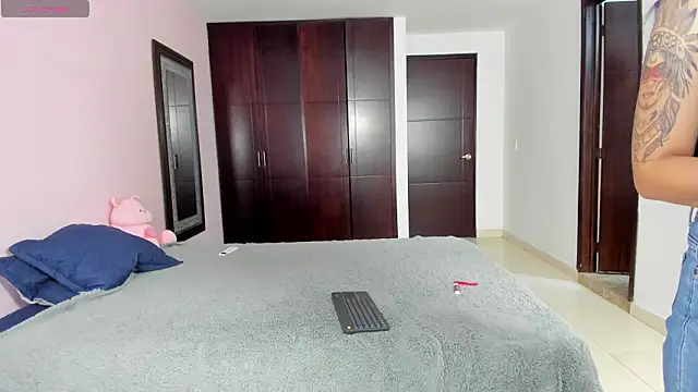 Snapshot of marianaandvalen chatting on March 2026 11:04:02 AM marianaandvalen online show from March 2026 11:04:02 AM