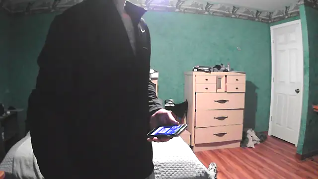 Snapshot of IsAparty chatting on October 2025 05:18:02 AM IsAparty online show from October 2025 05:18:02 AM