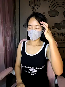 TiNa 04 online show from October 2025 02:15:02 PM