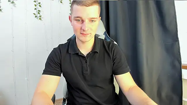 Snapshot of Your_Claddagh chatting on September 2025 07:35:01 AM Your Claddagh online show from September 2025 07:35:01 AM