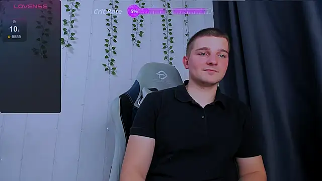 Snapshot of Your_Claddagh chatting on November 2025 05:37:02 PM Your Claddagh online show from November 2025 05:37:02 PM