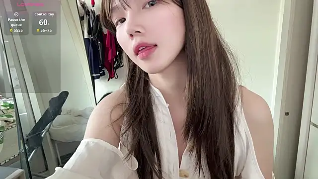 Snapshot of Yiyi-707 chatting on September 2025 09:53:02 AM Yiyi-707 online show from September 2025 09:53:02 AM