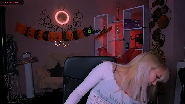 Snapshot of marta_smith chatting on October 2025 08:02:02 PM marta smith online show from October 2025 08:02:02 PM