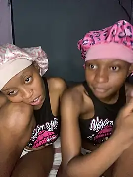 Snapshot of LonelyQueenxx25 chatting on January 2026 10:36:01 PM LonelyQueenxx25 online show from January 2026 10:36:01 PM