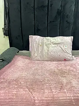 Snapshot of LonelyQueenxx25 chatting on February 2026 08:16:01 PM LonelyQueenxx25 online show from February 2026 08:16:01 PM