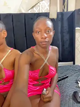 Snapshot of LonelyQueenxx25 chatting on February 2026 09:34:01 PM LonelyQueenxx25 online show from February 2026 09:34:01 PM