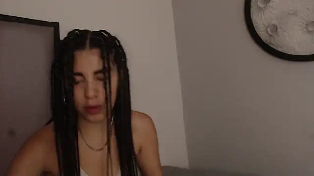 Lucy-23 online show from December 2025 04:09:01 AM