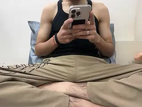 Snapshot of coupleyug chatting on February 2026 12:22:02 PM coupleyug online show from February 2026 12:22:02 PM