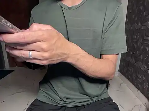 coupleyug online show from March 2026 12:53:02 PM