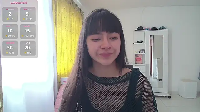 Snapshot of violetta_blackk chatting on September 2025 04:32:02 PM violetta blackk online show from September 2025 04:32:02 PM