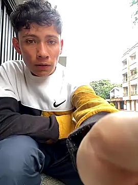 elfernh online show from November 2025 01:13:02 PM