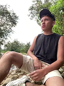 elfernh online show from December 2025 01:17:01 PM