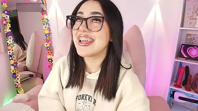 justonecute online show from January 2026 11:51:01 PM