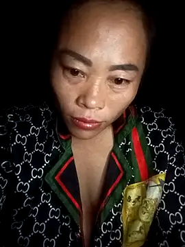 CoMay003 online show from October 2025 08:32:01 PM