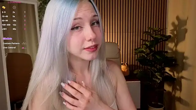 Snapshot of CatEyePro chatting on May 2026 01:34:02 AM CatEyePro online show from May 2026 01:34:02 AM