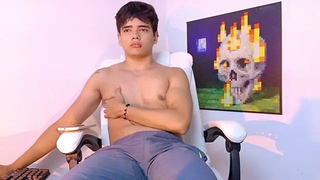 an drew18 online show from September 2025 02:44:02 AM