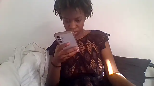 Snapshot of _she_was_a_fairy chatting on December 2025 02:11:01 PM she was a fairy online show from December 2025 02:11:01 PM