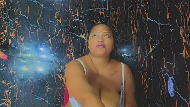 Cristal hott1 online show from March 2026 12:43:01 PM