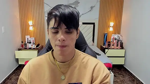 KAROLLJONES1 online show from September 2025 02:46:02 AM