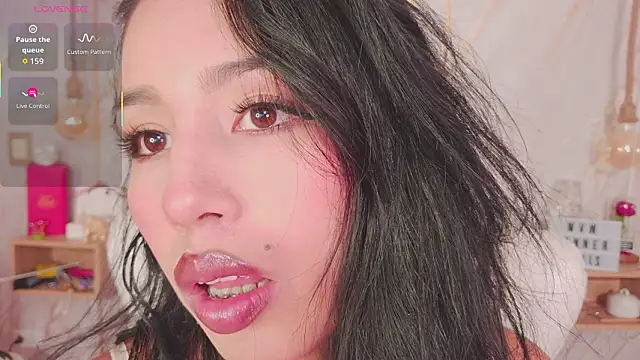 Miss Charlottet online show from March 2026 08:37:01 PM